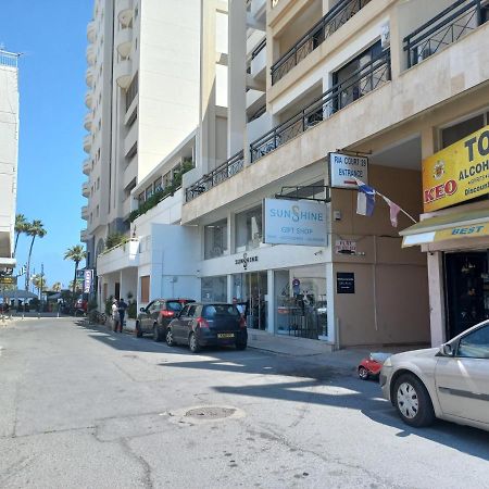 Sabine - Finikoudes 102 Apartment Larnaca Exterior photo